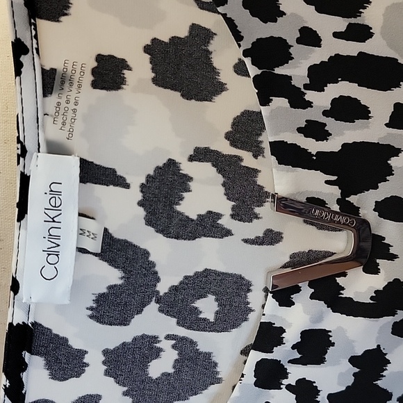 Calvin Klein sleeveless top - Picture 6 of 6